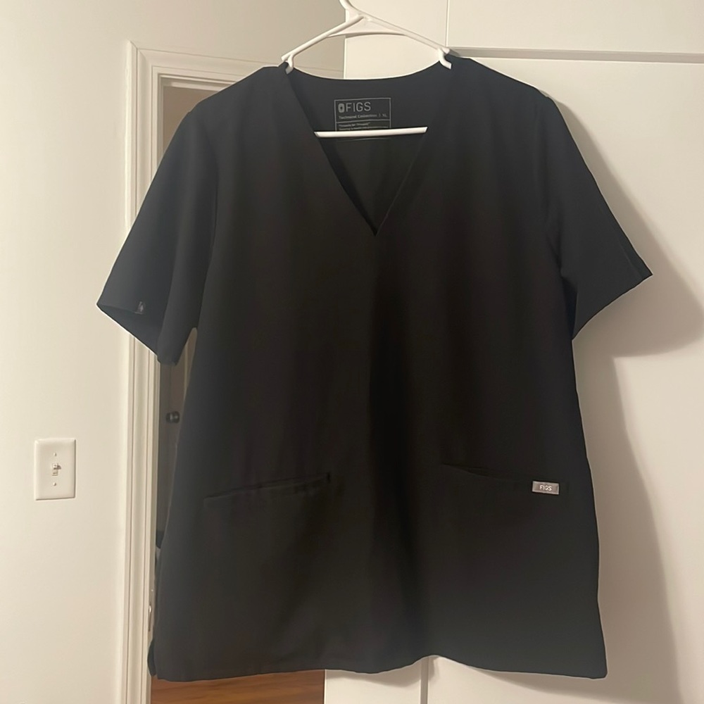 XL FIGS Scrub Top
